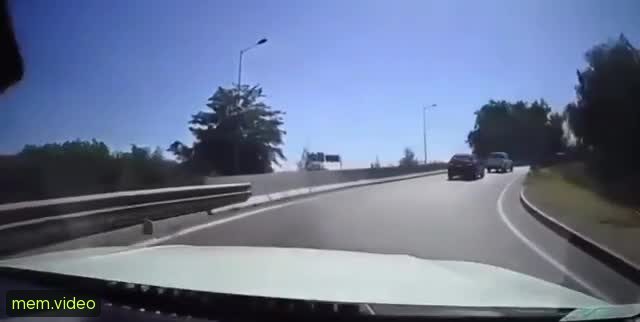 Кадр на 0:02