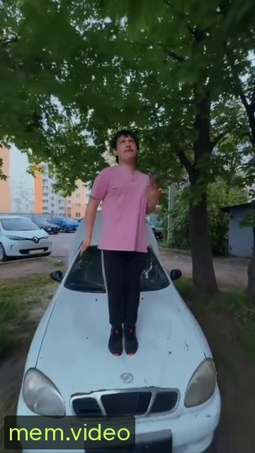 Кадр на 0:30