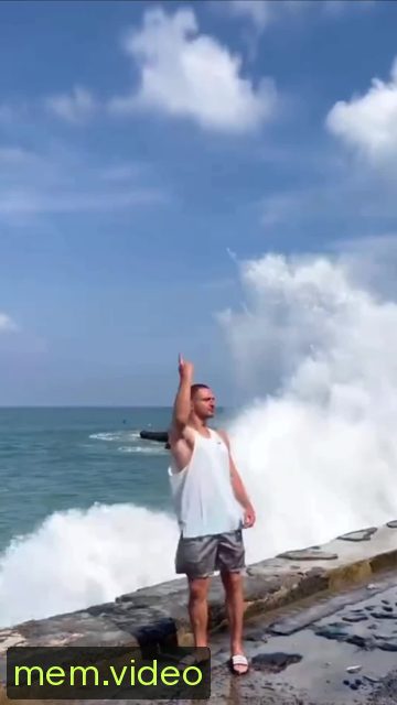 Кадр на 0:03