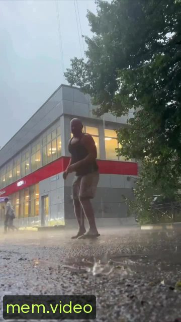 Кадр на 0:02