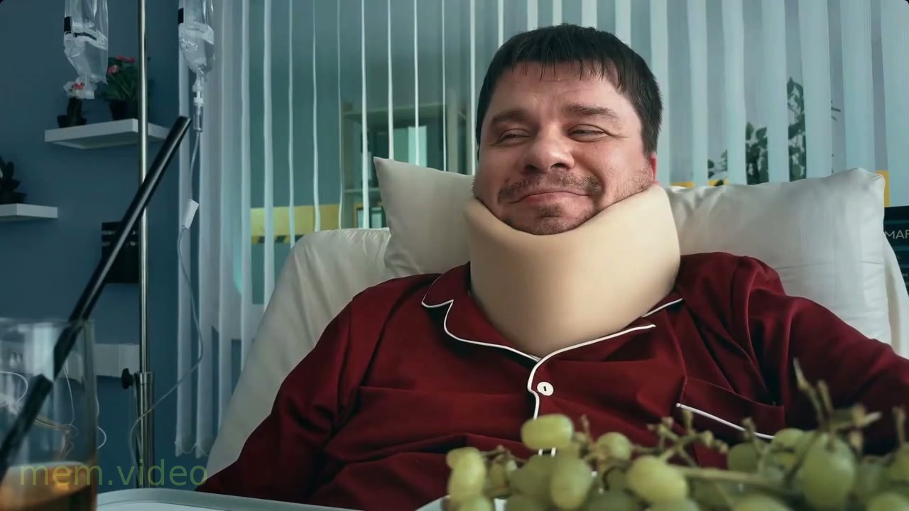 Кадр: "Скоро ёбнет" — Гарик Харламов в сериале «Зона комфорта»