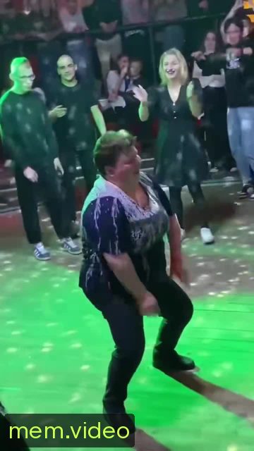 Кадр на 0:03