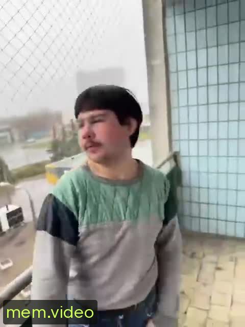 Кадр на 0:37