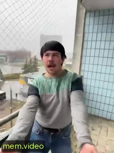 Кадр на 0:40