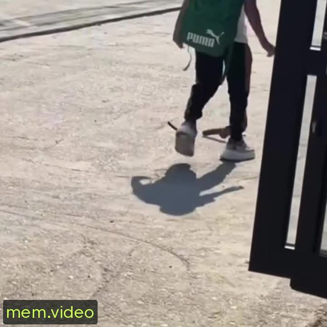 Кадр на 0:02