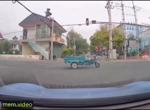 Кадр на 0:12