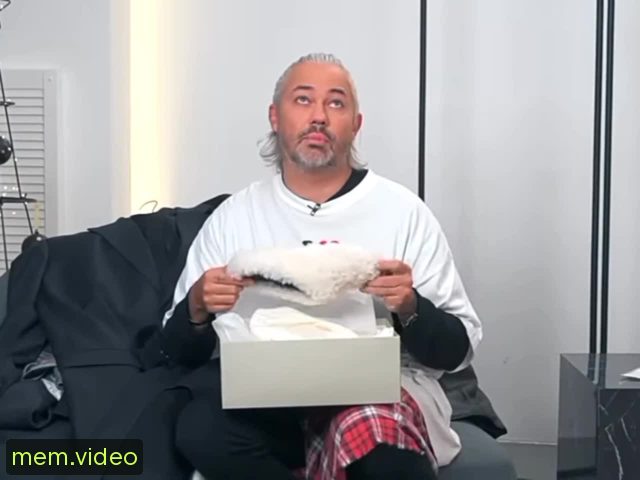 Кадр на 0:01