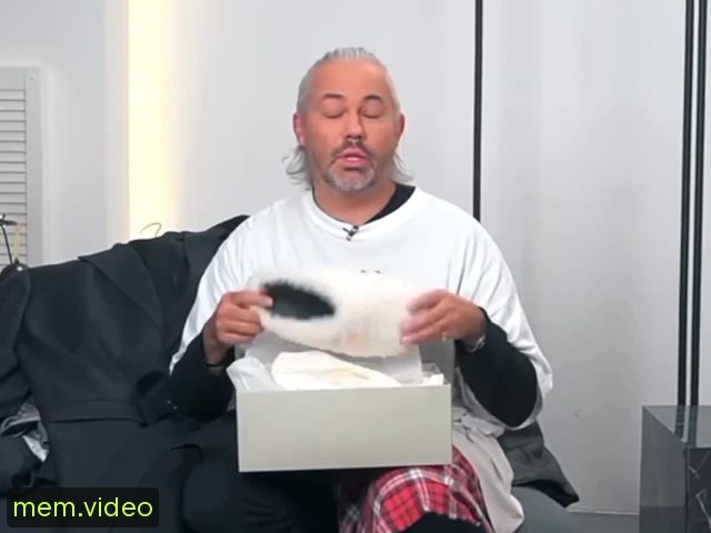 Кадр на 0:03