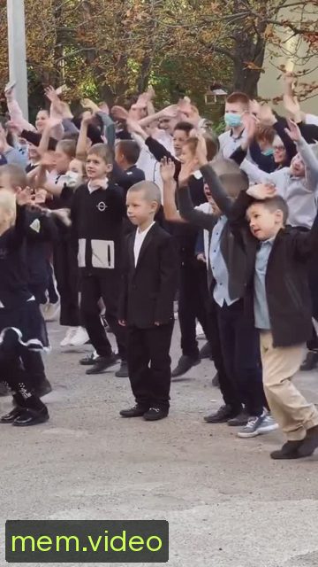 Кадр на 0:03