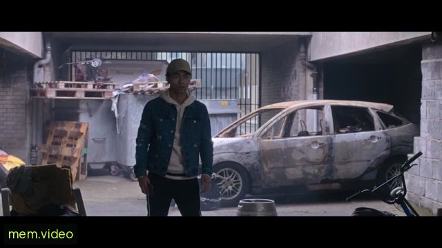 Кадр на 0:17