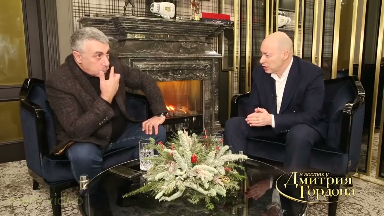 Кадр: «Но мы лохи или мы не лохи?» — Гордон и Комаровский