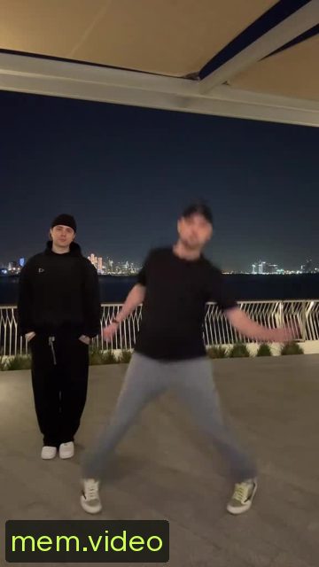 Кадр на 0:02