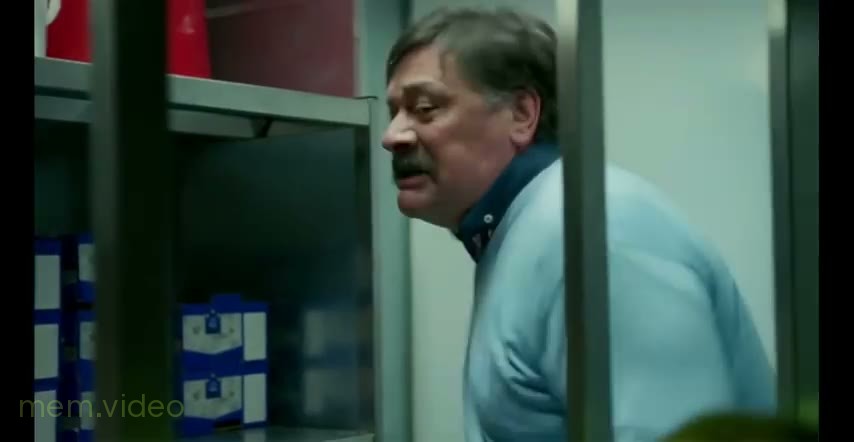 Кадр: «Господи, помоги!» — Виктор Баринов кричит в кладовой
