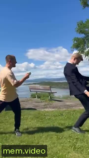Кадр на 0:08