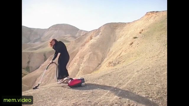 Кадр на 1:42