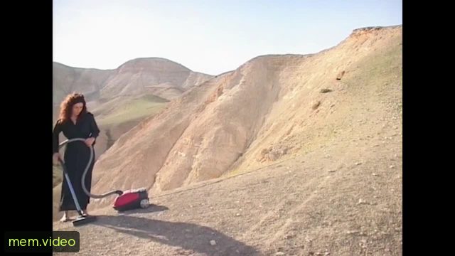 Кадр на 1:53