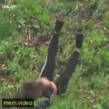 Кадр на 0:32
