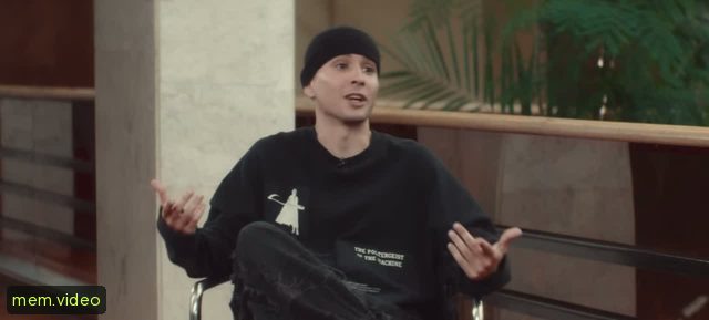 Кадр на 0:03