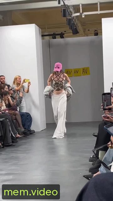 Кадр на 0:01