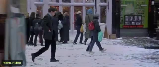 Кадр на 0:44