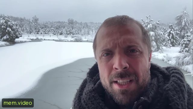 Кадр на 0:03