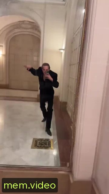 Кадр на 0:02