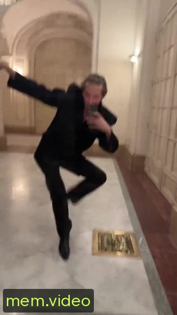 Кадр на 0:06