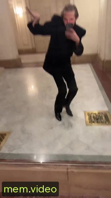 Кадр на 0:09