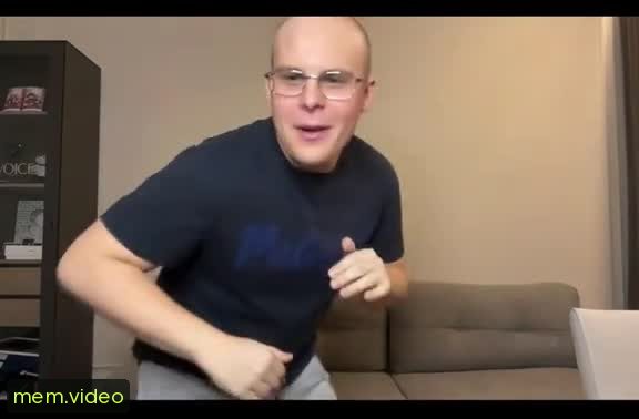 Кадр на 0:33