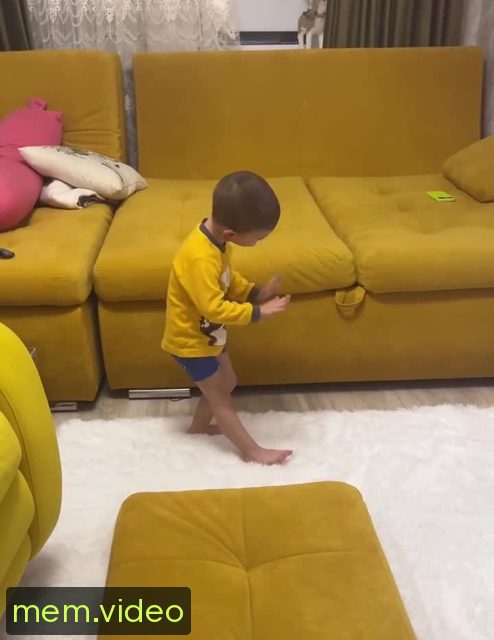 Кадр на 0:03