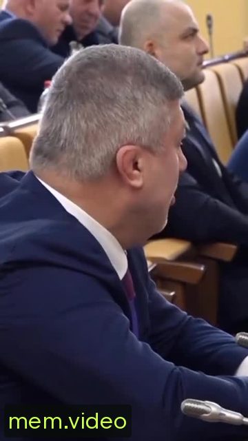Кадр на 0:03