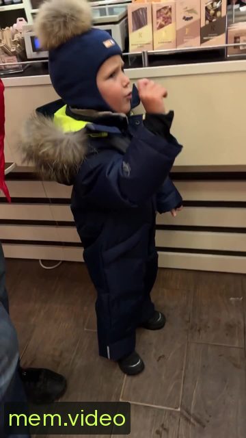 Кадр на 0:02