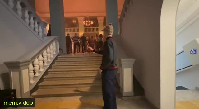 Кадр на 0:12