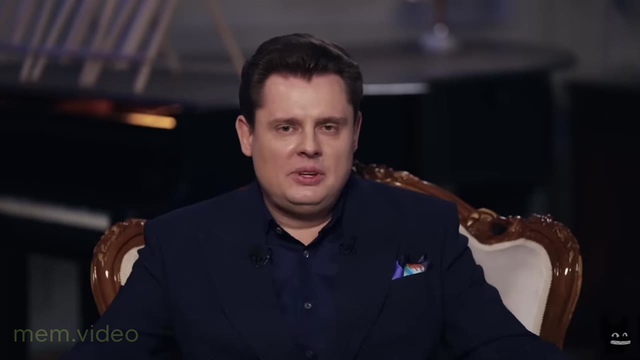 Кадр: Понасенков: «Вы думаете, что виновник один или два?»