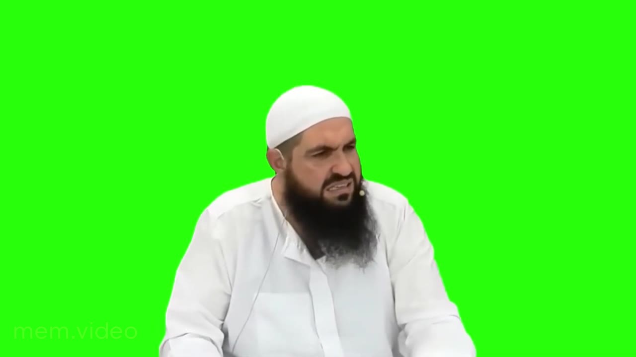 Кадр: "Brother, ew" — бородатый мужчина на зеленом фоне