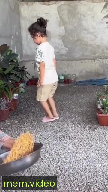 Кадр на 0:03
